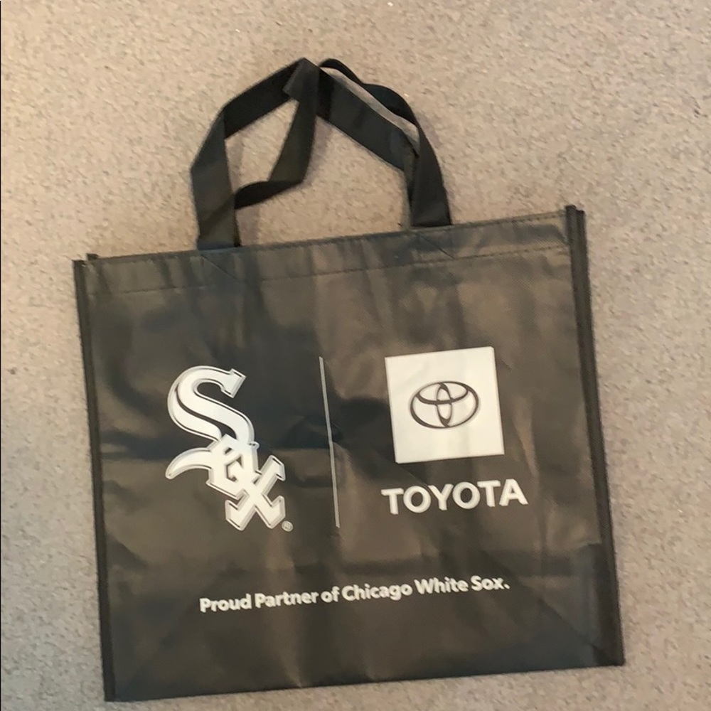 Tote from Chicago auto show